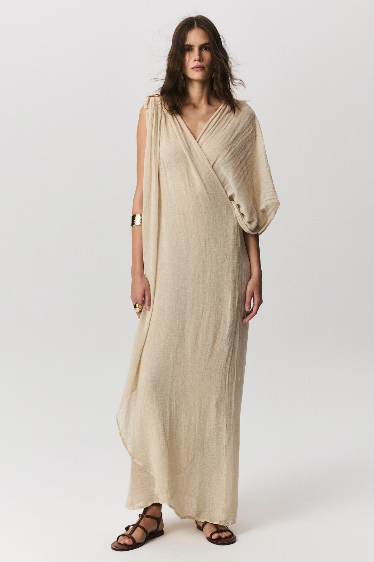 Brezza beach dress with adjustable shoulder ties and flowing silhouette