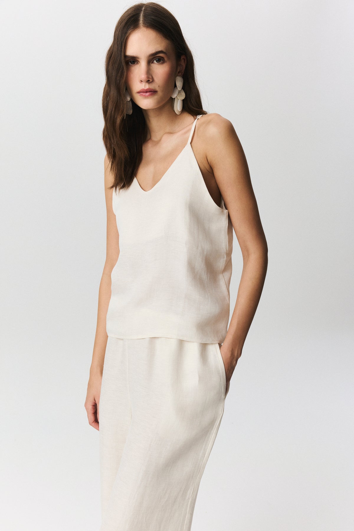 Seta linen cupro camisole with adjustable straps and V-neckline