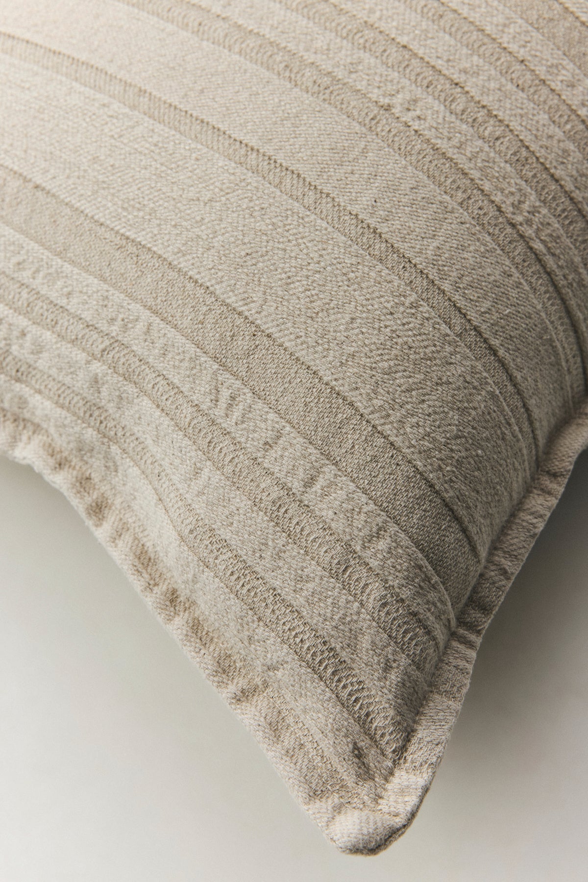 Oscar Cushion