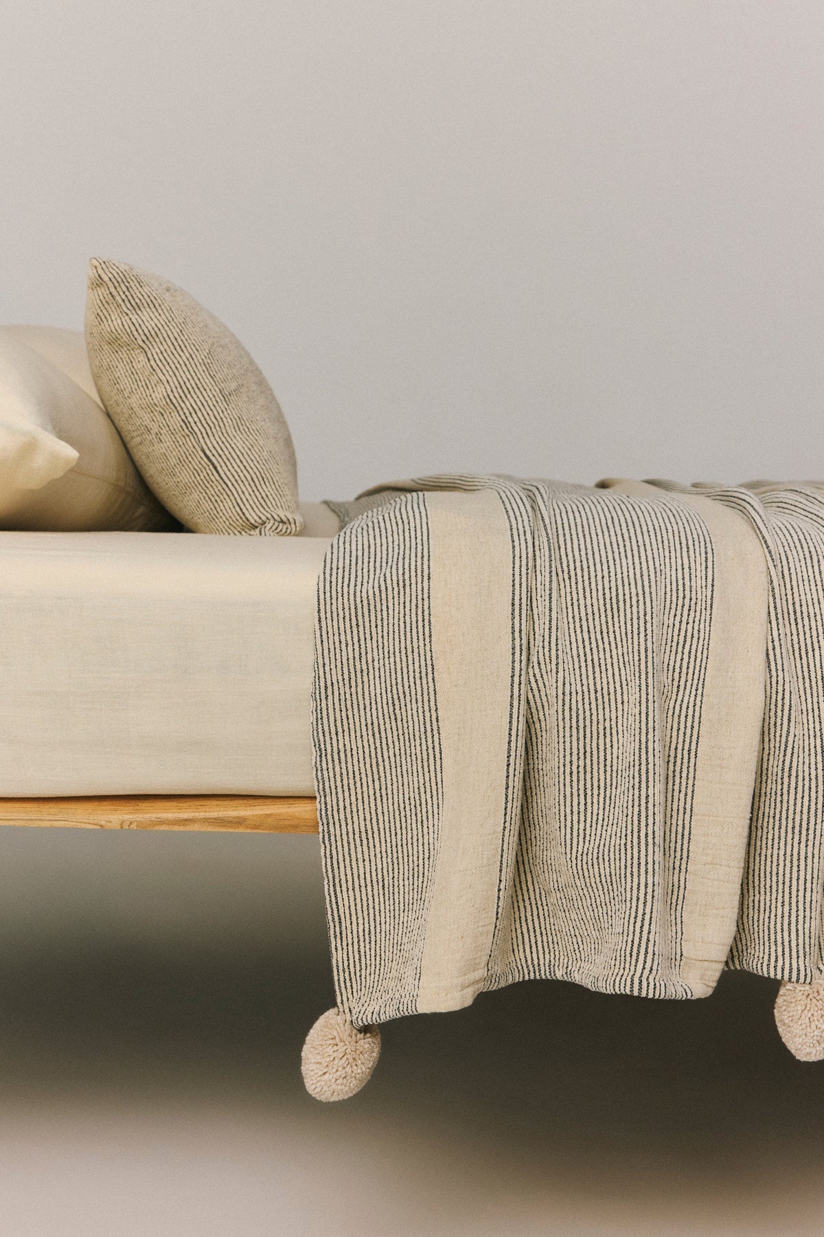 Korfu Linen Coverlet