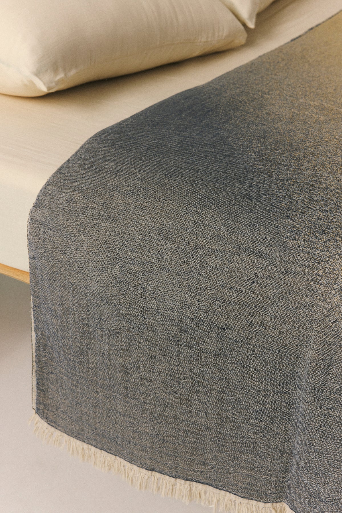 Aurora Ombré Jacquard Throw