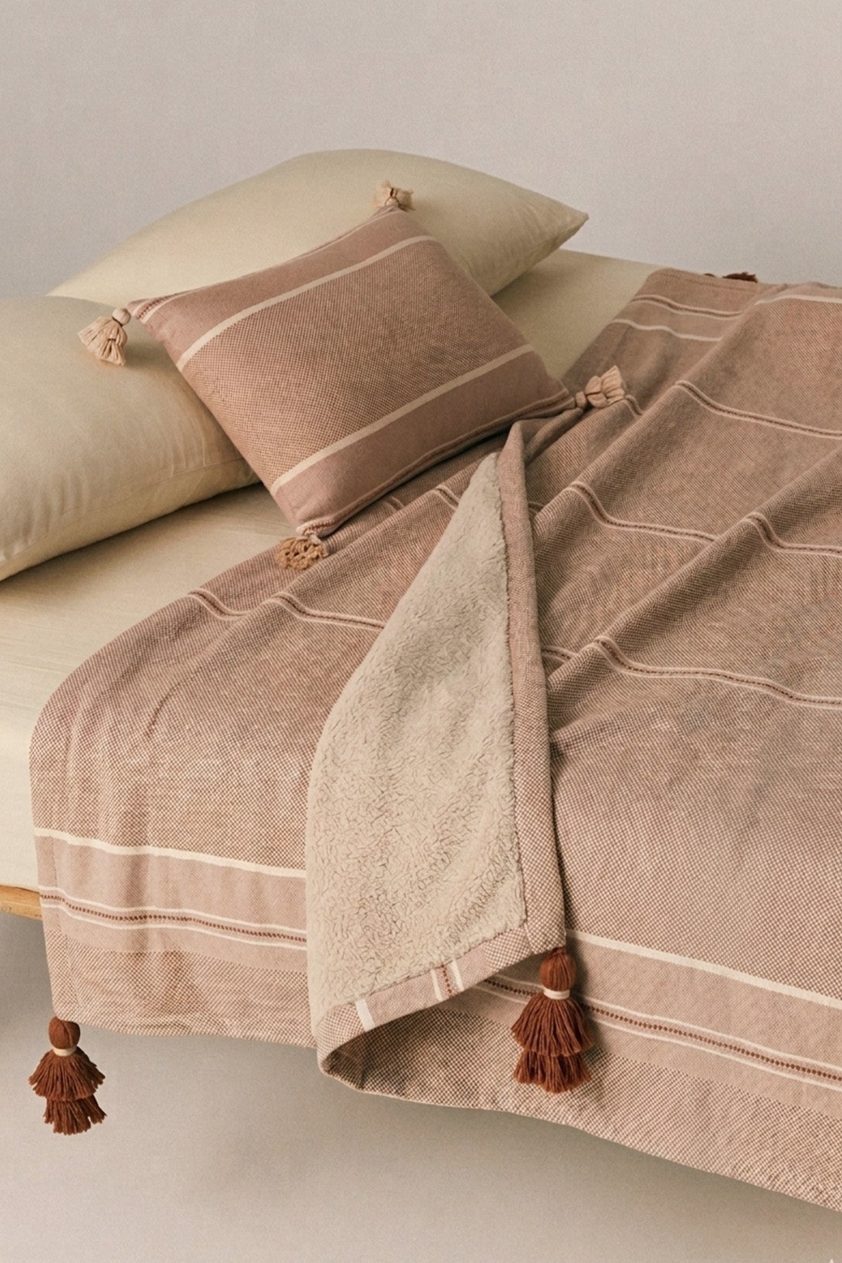 Brunella Wellsoft Throw