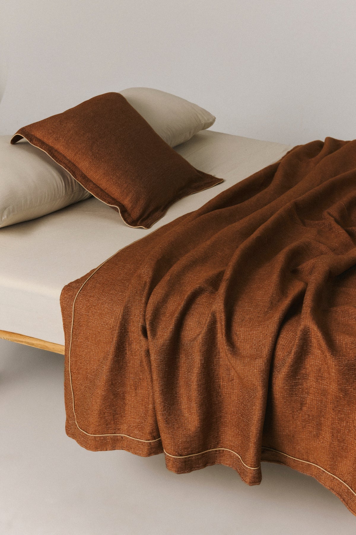 Kamelya Bed Cover