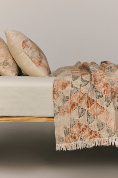 Tripolia Throw