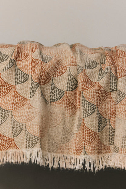 Tripolia Throw